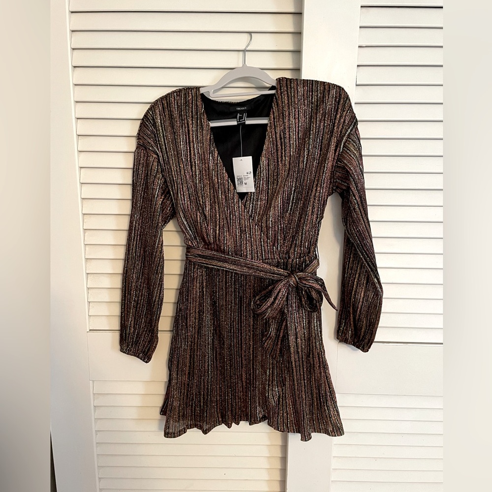 Forever 21 Dress. New with tags never worn. Size Medium.